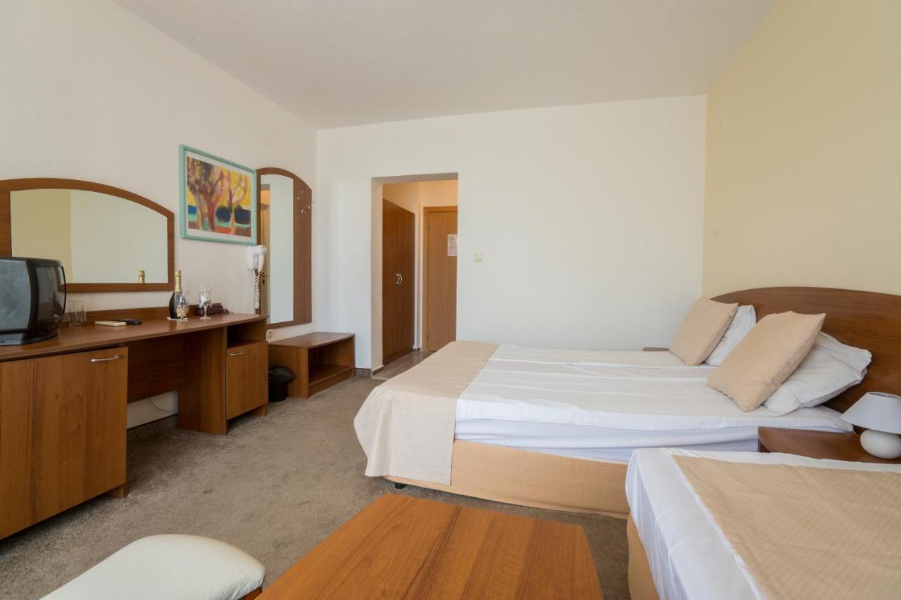 Hotel Perla Plaza Hotel 3*