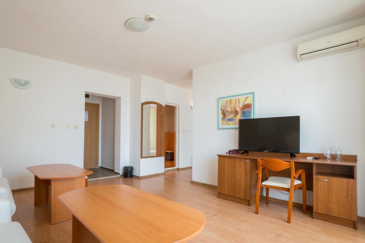 Perla Plaza Hotel 3*